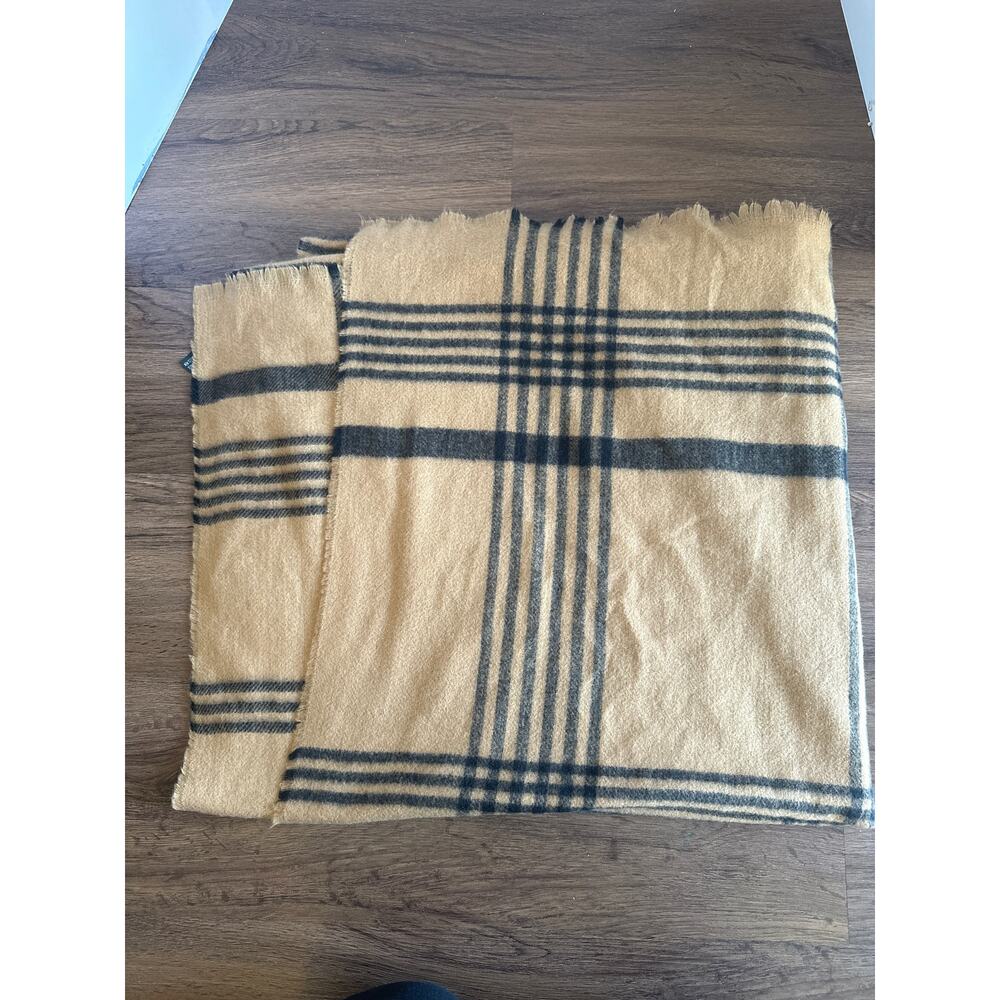 💥Zara Plaid Blanket Scarf USA Medium black and tan - Picture 6 of 9